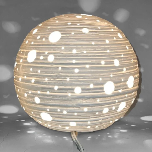 White Ceramic Planet Light - Picture 4 of 6